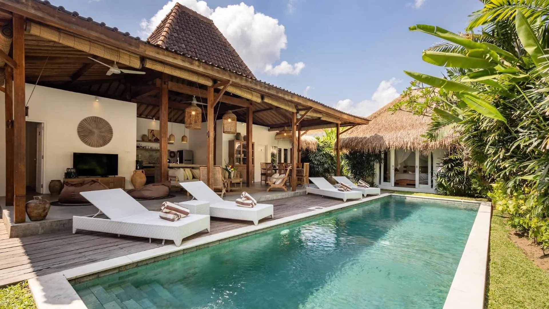 Central Oberoi, Seminyak, Newly Refurbished Villa Zayya 0*,