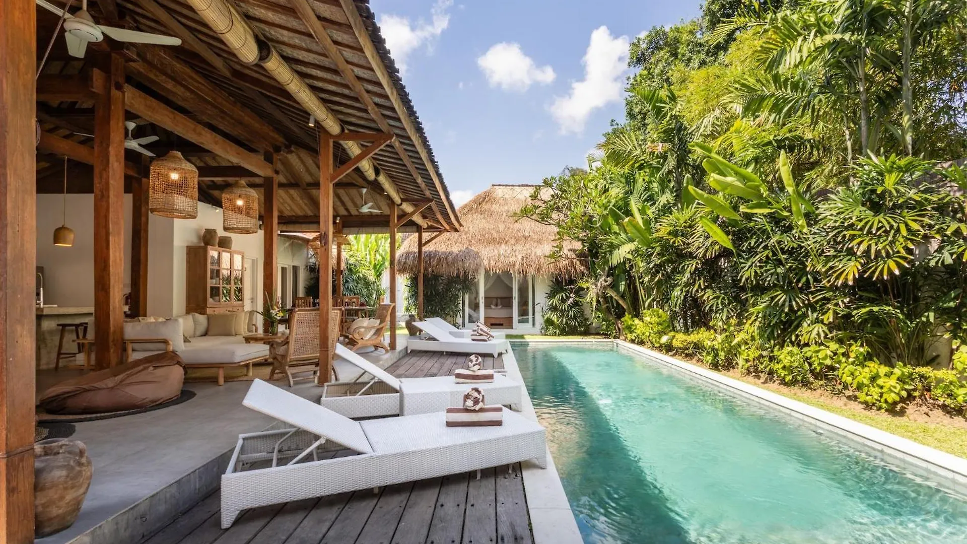Central Oberoi, Seminyak, Newly Refurbished Villa Zayya