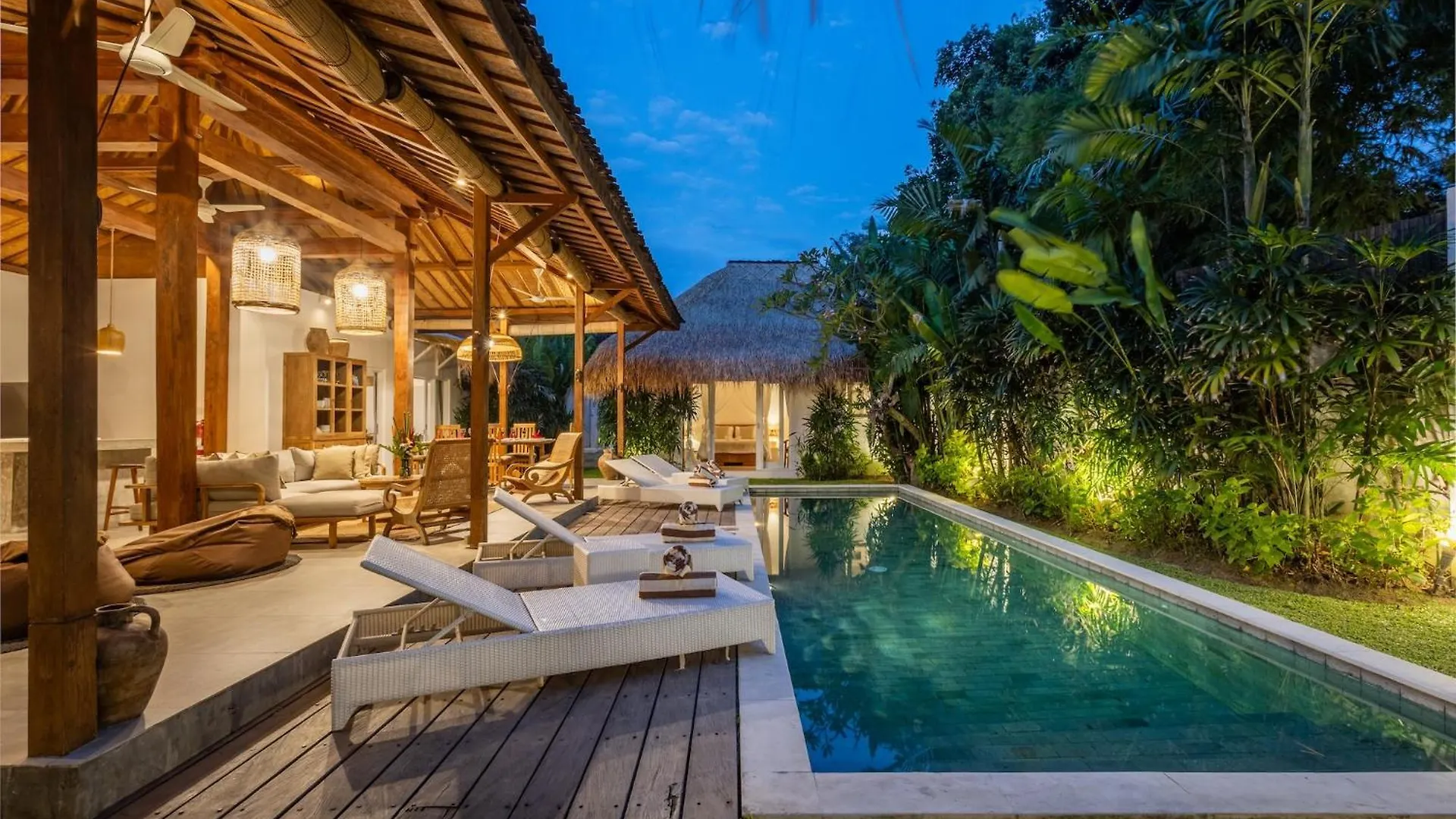 Central Oberoi, Seminyak, Newly Refurbished Villa Zayya