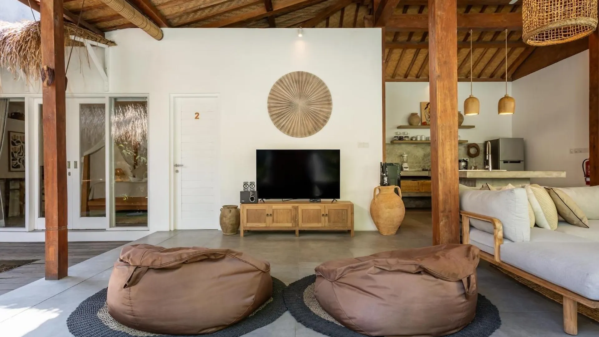 Central Oberoi, Seminyak, Newly Refurbished Villa Zayya